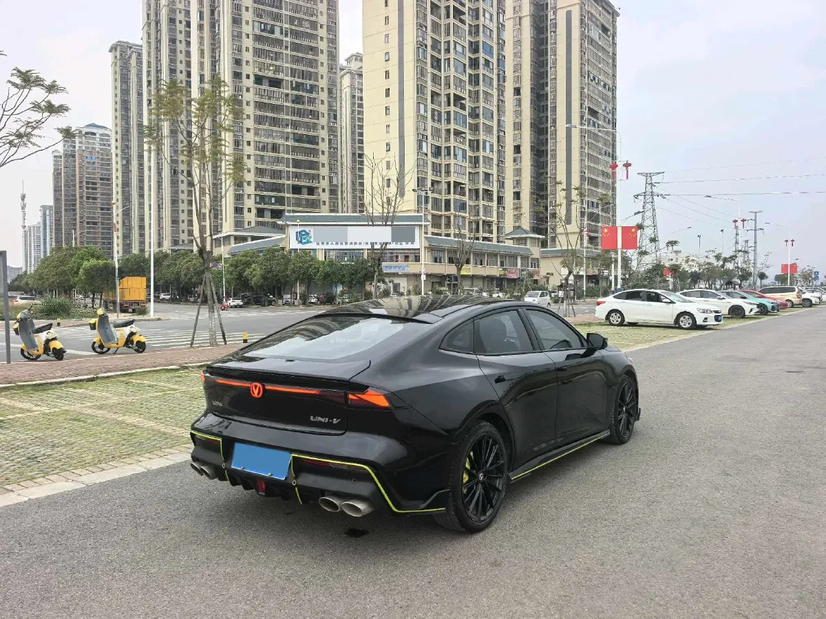 2022 ChangAn UNI-V 1.5T 188HP L4 7DCT,autocango,china used car exporter,china ev exporter,chinese used car exporter,chinese used ev exporter