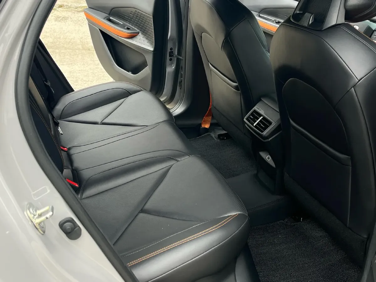 2023 ChangAn UNI-V 1.5T 188HP L4 7DCT,autocango,china used car exporter,china ev exporter,chinese used car exporter,chinese used ev exporter