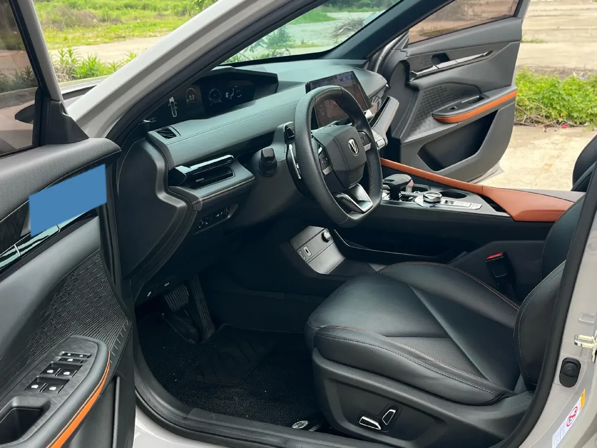 2023 ChangAn UNI-V 1.5T 188HP L4 7DCT,autocango,china used car exporter,china ev exporter,chinese used car exporter,chinese used ev exporter