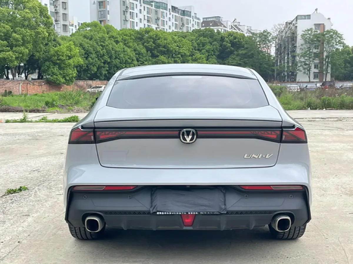 2023 ChangAn UNI-V 1.5T 188HP L4 7DCT,autocango,china used car exporter,china ev exporter,chinese used car exporter,chinese used ev exporter