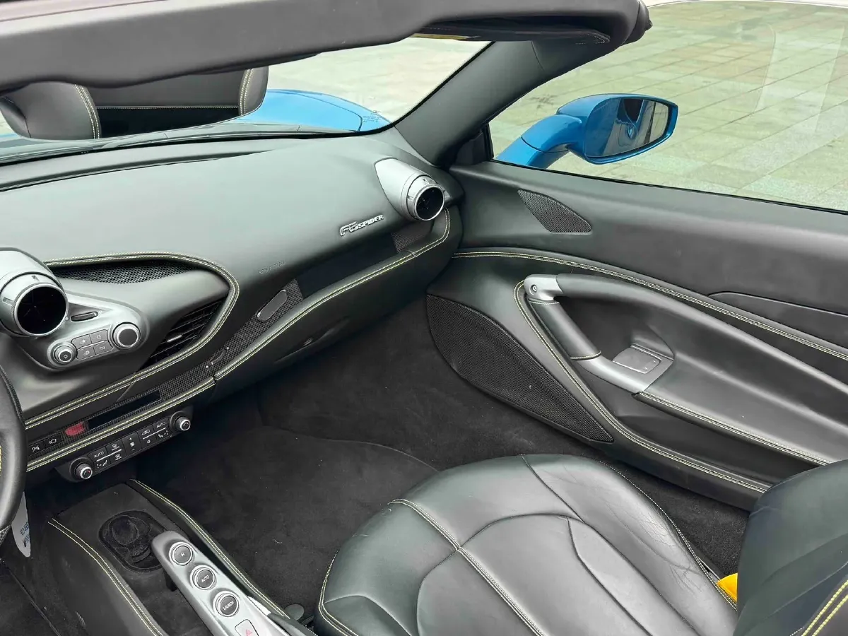 2020 Ferrari F8 3.9T 720HP V8 7DCT,autocango,china used car exporter,china ev exporter,chinese used car exporter,chinese used ev exporter