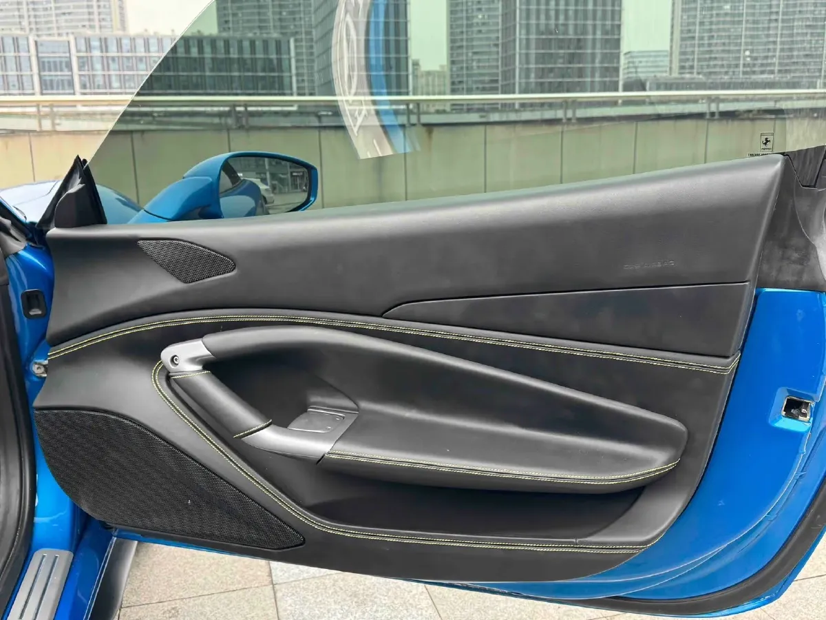 2020 Ferrari F8 3.9T 720HP V8 7DCT,autocango,china used car exporter,china ev exporter,chinese used car exporter,chinese used ev exporter