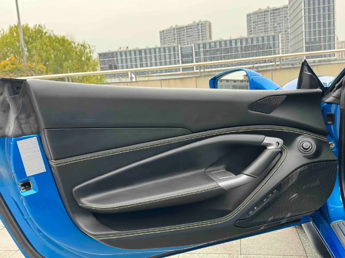 2020 Ferrari F8 3.9T 720HP V8 7DCT,autocango,china used car exporter,china ev exporter,chinese used car exporter,chinese used ev exporter