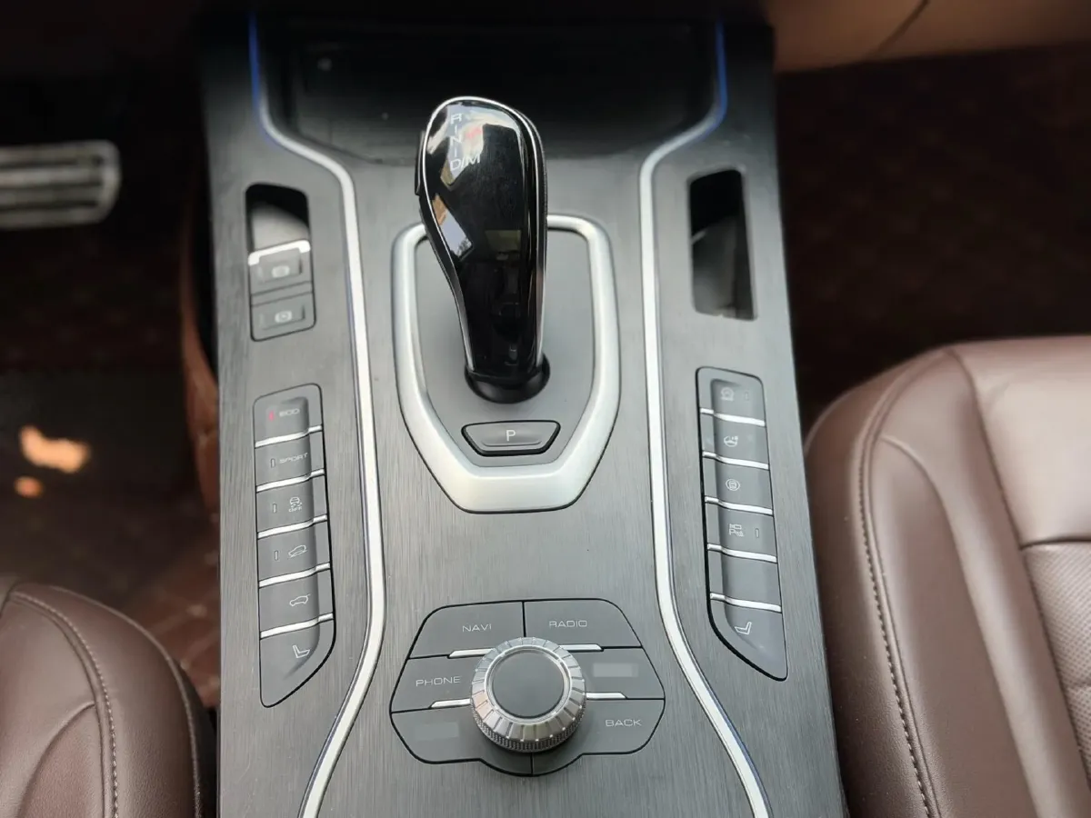 2020 WEY VV7 GT 2.0T 227HP L4 7DCT,autocango,china used car exporter,china ev exporter,chinese used car exporter,chinese used ev exporter