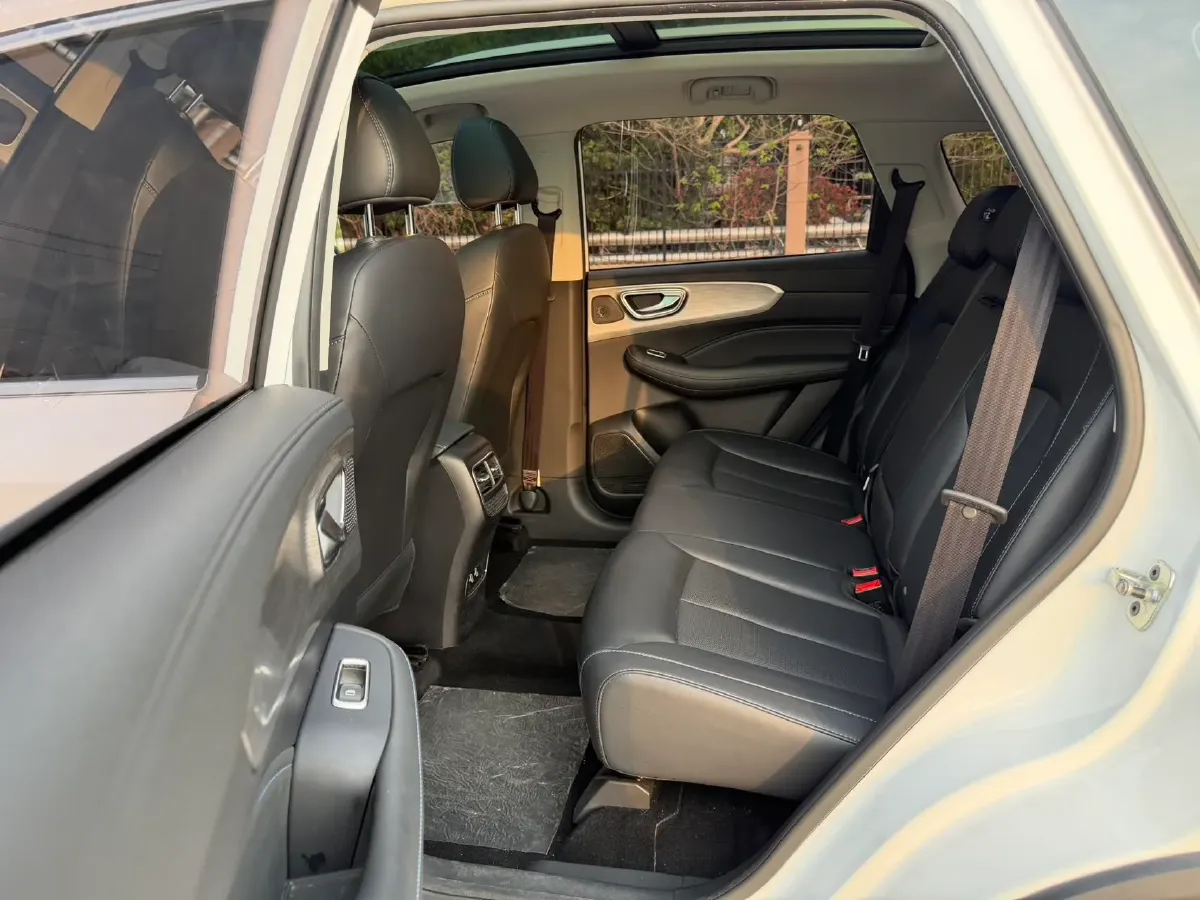 2023 Roewe RX5 1.5T 181HP L4 7DCT,autocango,china used car exporter,china ev exporter,chinese used car exporter,chinese used ev exporter