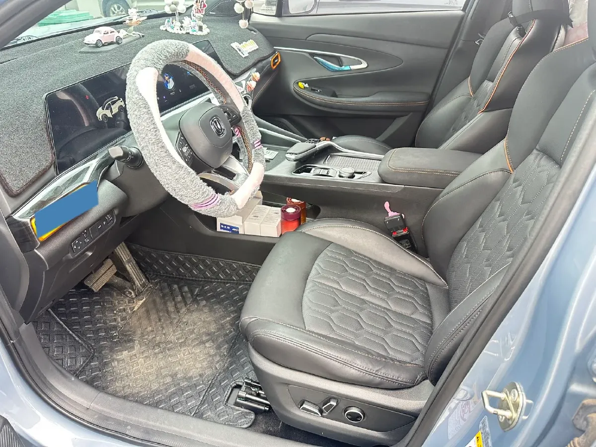 2021 ChangAn UNI-T 1.5T 180HP L4 7DCT,autocango,china used car exporter,china ev exporter,chinese used car exporter,chinese used ev exporter