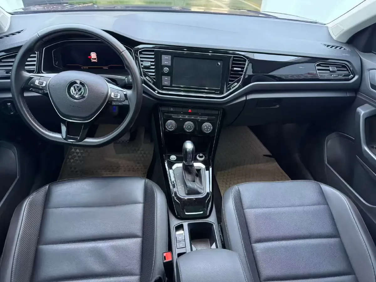 2020 Volkswagen T-Roc 1.4T 150HP L4 7DCT,autocango,china used car exporter,china ev exporter,chinese used car exporter,chinese used ev exporter