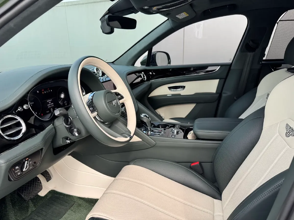 2024 Bentley Bentayga 4.0T 550HP V8 8AT,autocango,china used car exporter,china ev exporter,chinese used car exporter,chinese used ev exporter