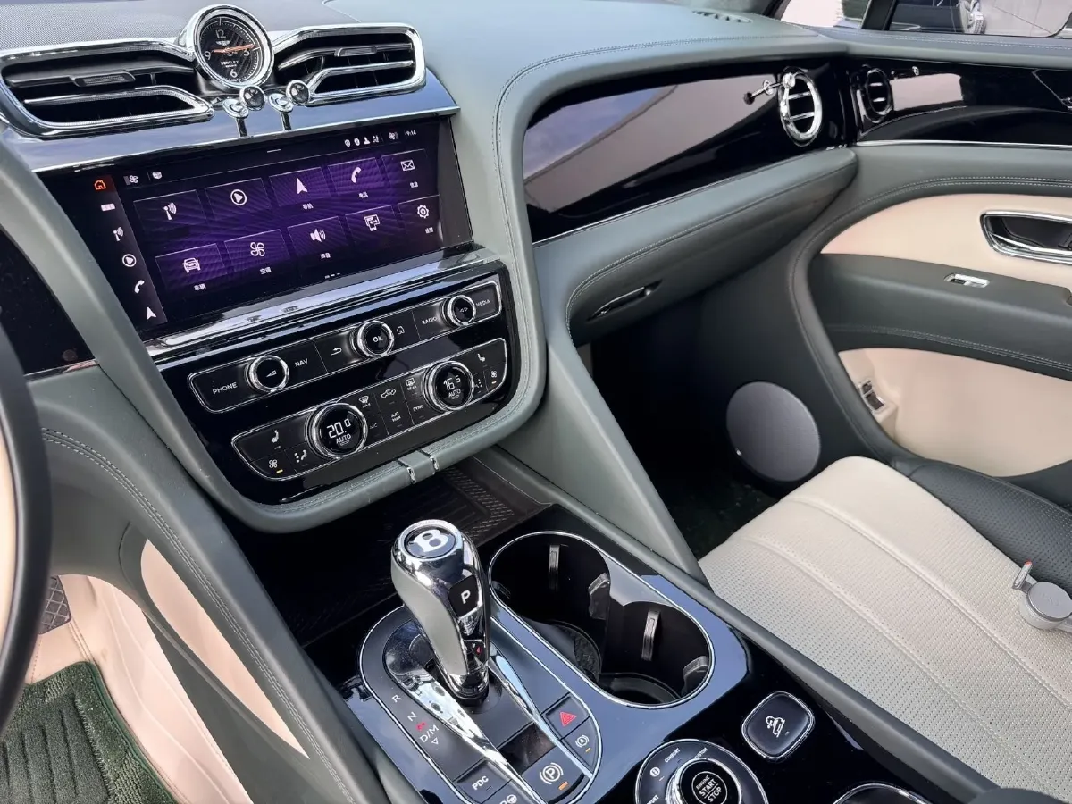 2024 Bentley Bentayga 4.0T 550HP V8 8AT,autocango,china used car exporter,china ev exporter,chinese used car exporter,chinese used ev exporter