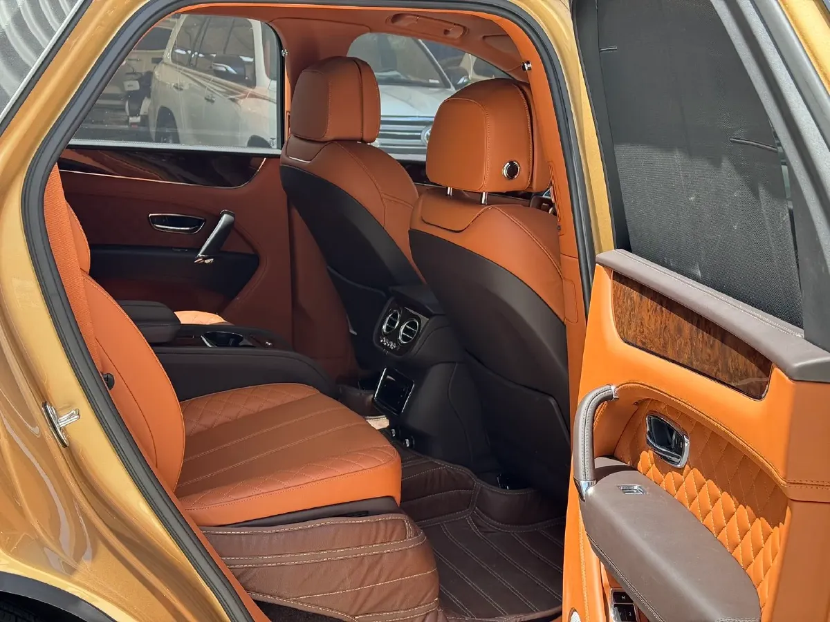 2017 Bentley Bentayga 6.0T 608HP W12 8AT,autocango,china used car exporter,china ev exporter,chinese used car exporter,chinese used ev exporter