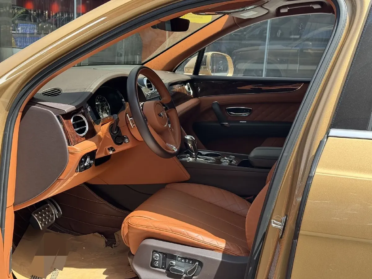 2017 Bentley Bentayga 6.0T 608HP W12 8AT,autocango,china used car exporter,china ev exporter,chinese used car exporter,chinese used ev exporter