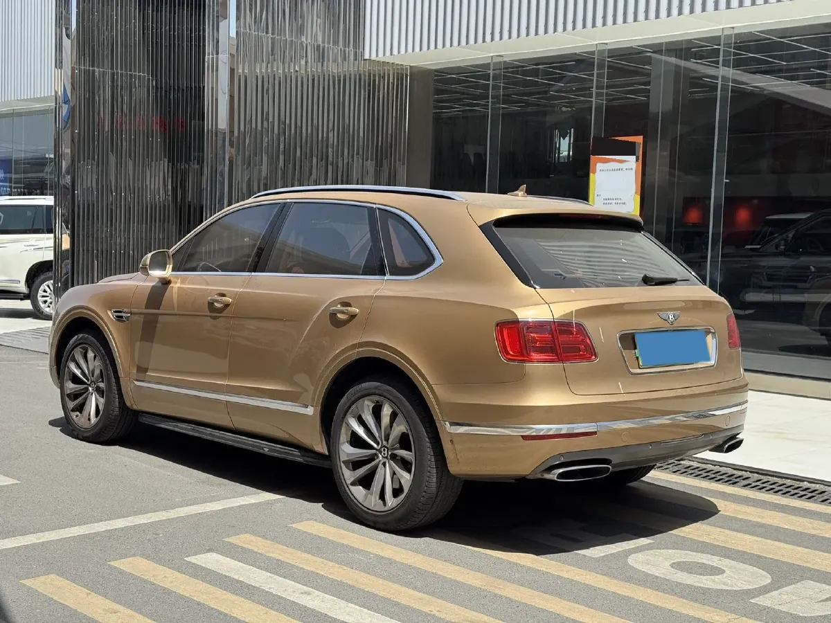 2017 Bentley Bentayga 6.0T 608HP W12 8AT,autocango,china used car exporter,china ev exporter,chinese used car exporter,chinese used ev exporter