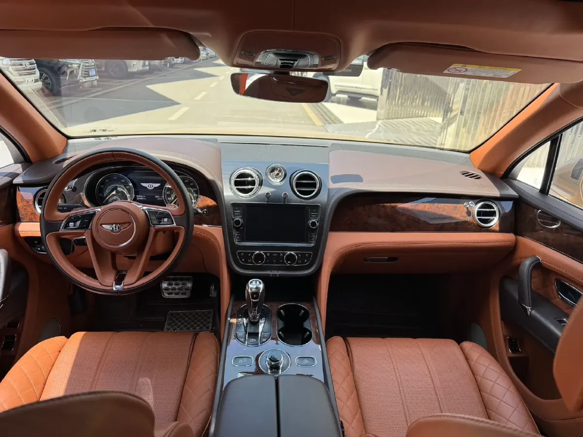 2017 Bentley Bentayga 6.0T 608HP W12 8AT,autocango,china used car exporter,china ev exporter,chinese used car exporter,chinese used ev exporter