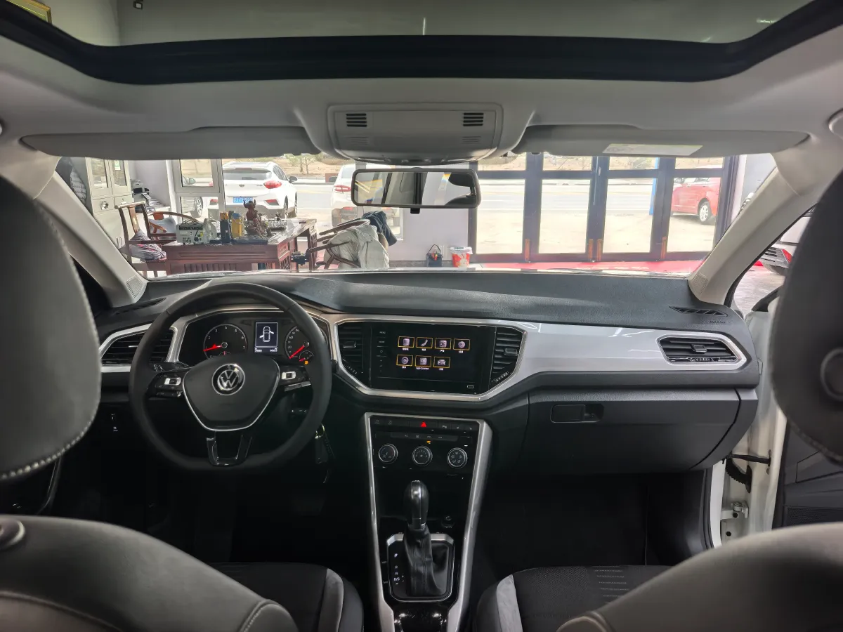 2021 Volkswagen T-Roc 1.4T 150HP L4 7DCT,autocango,china used car exporter,china ev exporter,chinese used car exporter,chinese used ev exporter