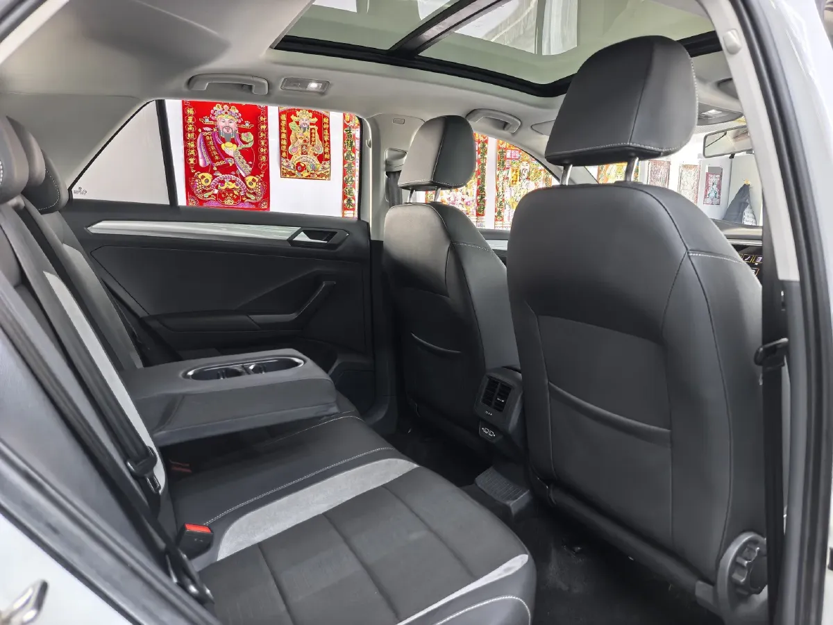 2021 Volkswagen T-Roc 1.4T 150HP L4 7DCT,autocango,china used car exporter,china ev exporter,chinese used car exporter,chinese used ev exporter