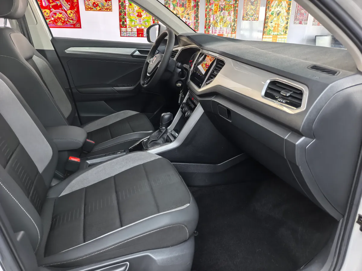 2021 Volkswagen T-Roc 1.4T 150HP L4 7DCT,autocango,china used car exporter,china ev exporter,chinese used car exporter,chinese used ev exporter