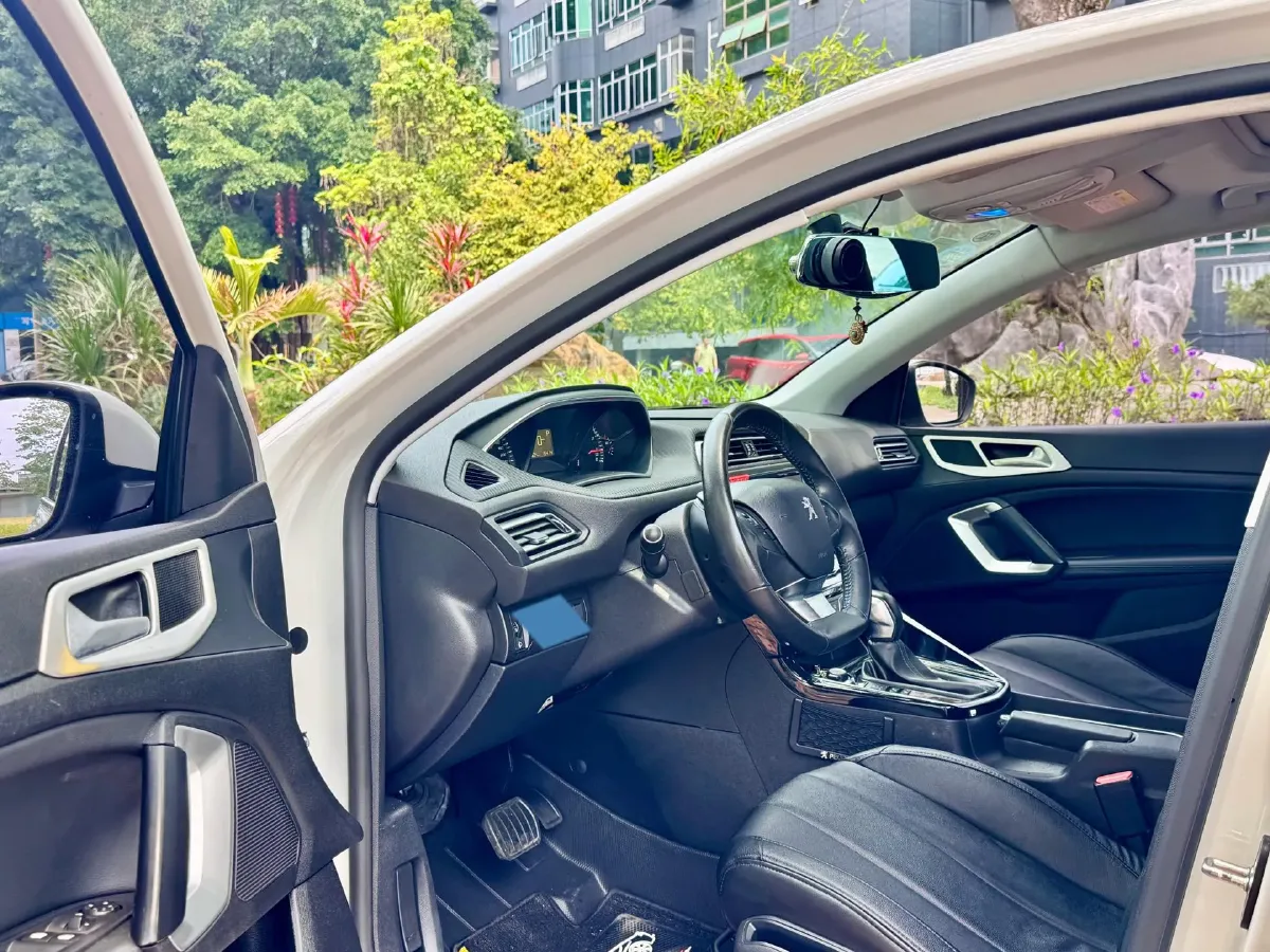 2018 Peugeot 308 1.2T 136HP L3 6AT,autocango,china used car exporter,china ev exporter,chinese used car exporter,chinese used ev exporter