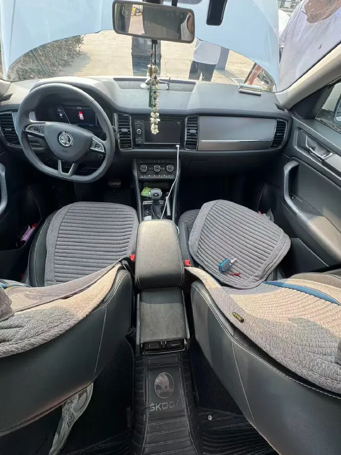 2020 Skoda Kodiak 2.0T 186HP L4 7DCT,autocango,china used car exporter,china ev exporter,chinese used car exporter,chinese used ev exporter