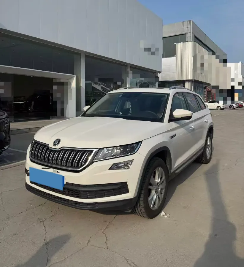 2020 Skoda Kodiak 2.0T 186HP L4 7DCT,autocango,china used car exporter,china ev exporter,chinese used car exporter,chinese used ev exporter
