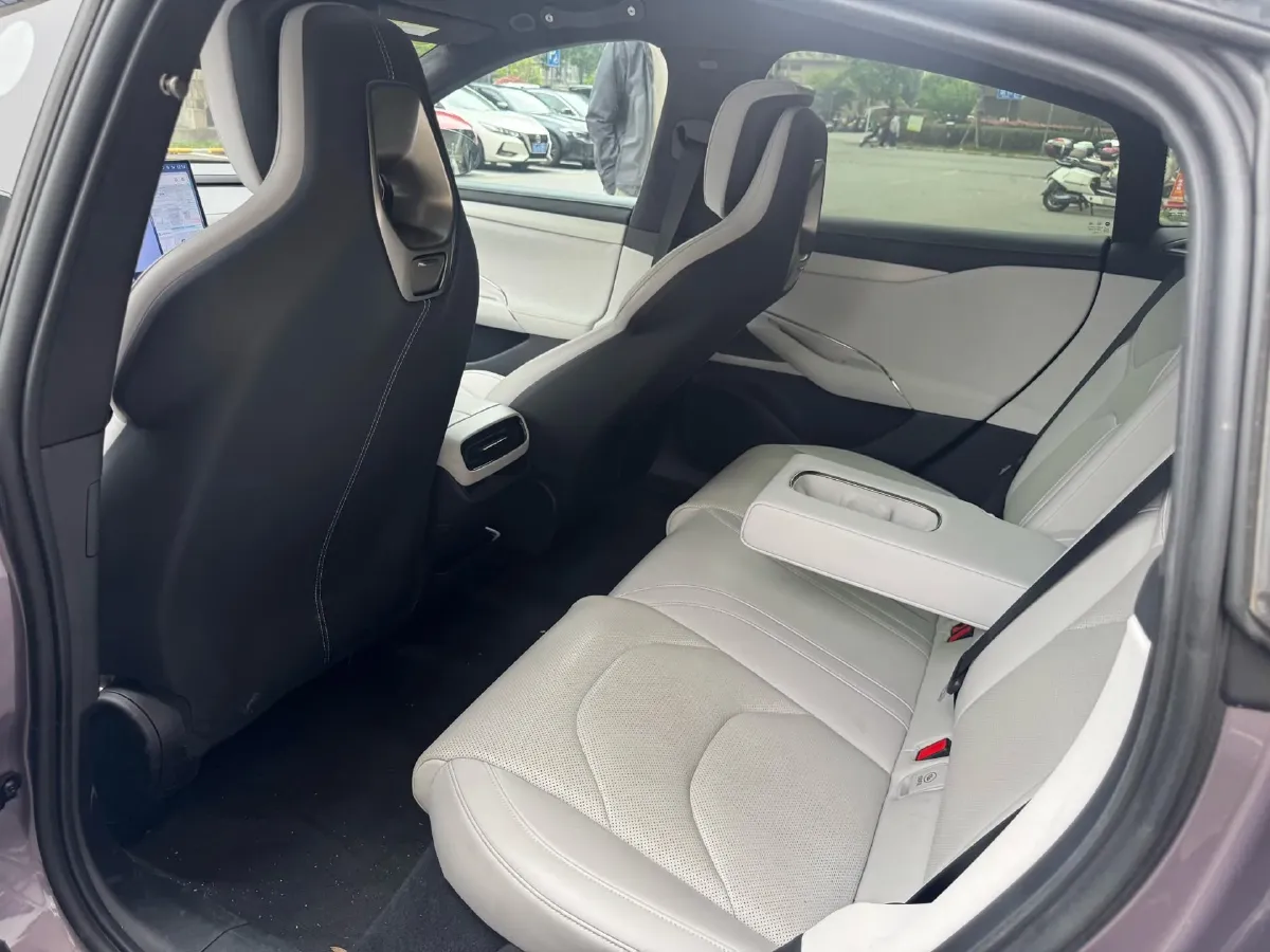 2024 MI SU7 BEV 101KWH,autocango,china used car exporter,china ev exporter,chinese used car exporter,chinese used ev exporter