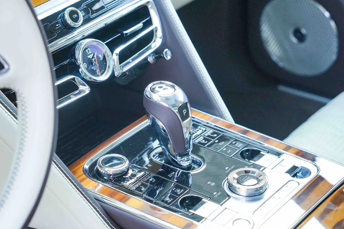 2023 Bentley Flying Spur 4.0T 550HP V8 8DCT,autocango,china used car exporter,china ev exporter,chinese used car exporter,chinese used ev exporter