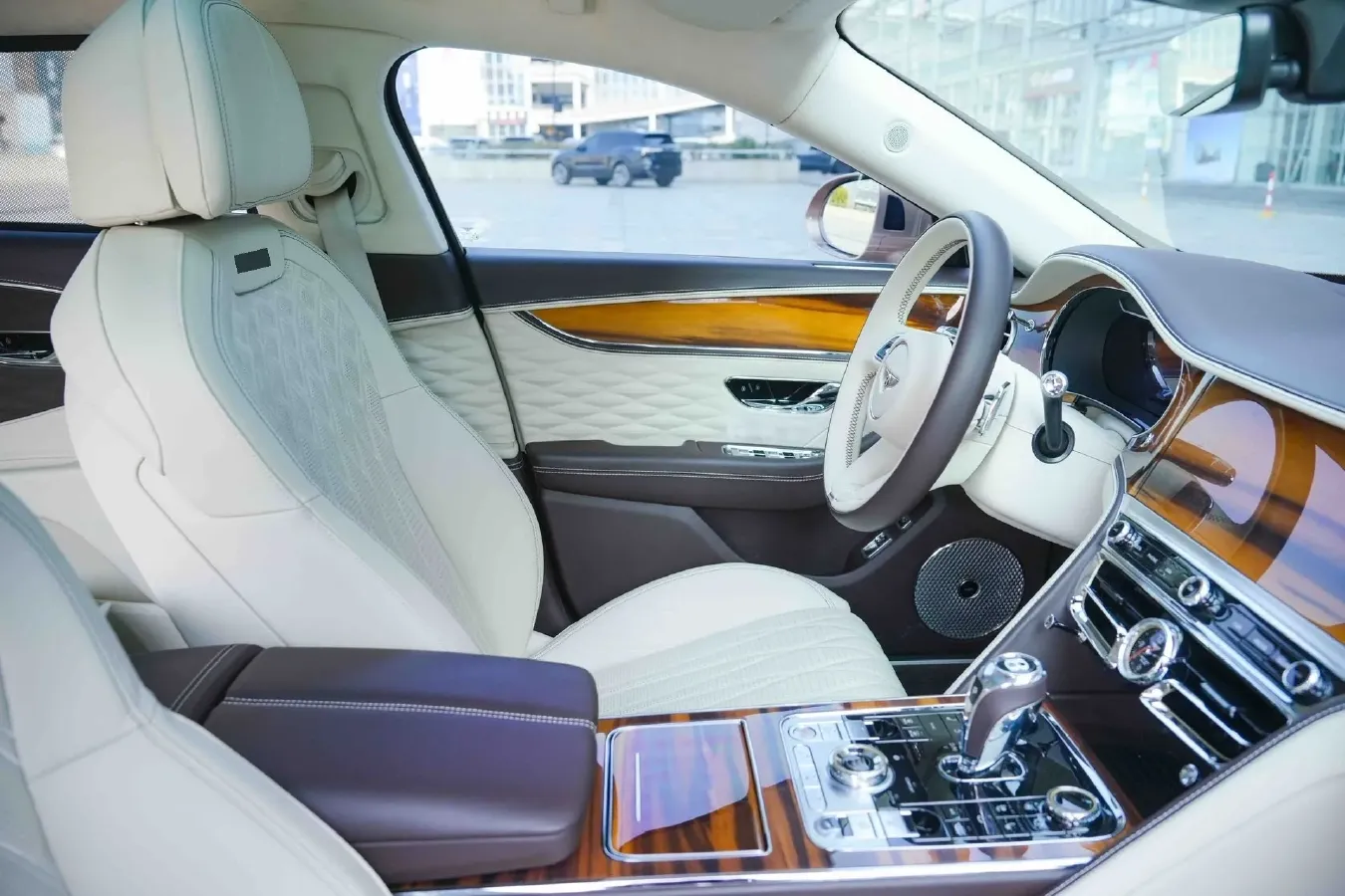 2023 Bentley Flying Spur 4.0T 550HP V8 8DCT,autocango,china used car exporter,china ev exporter,chinese used car exporter,chinese used ev exporter