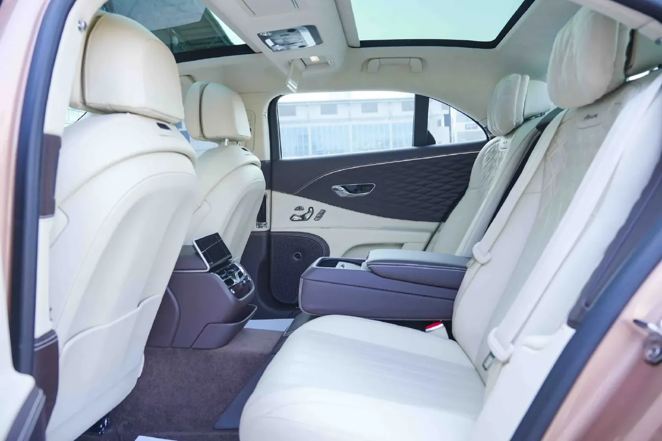 2023 Bentley Flying Spur 4.0T 550HP V8 8DCT,autocango,china used car exporter,china ev exporter,chinese used car exporter,chinese used ev exporter