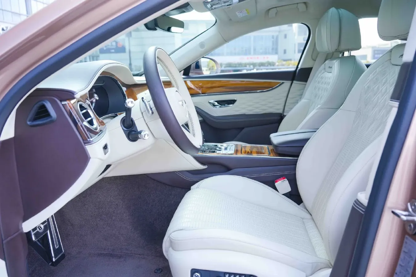 2023 Bentley Flying Spur 4.0T 550HP V8 8DCT,autocango,china used car exporter,china ev exporter,chinese used car exporter,chinese used ev exporter