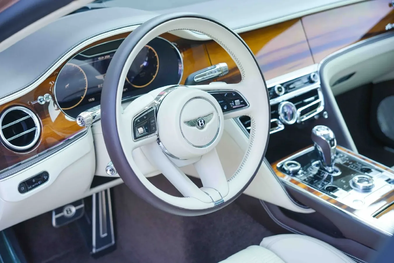 2023 Bentley Flying Spur 4.0T 550HP V8 8DCT,autocango,china used car exporter,china ev exporter,chinese used car exporter,chinese used ev exporter