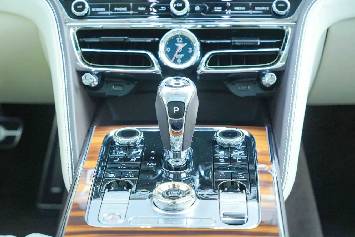 2023 Bentley Flying Spur 4.0T 550HP V8 8DCT,autocango,china used car exporter,china ev exporter,chinese used car exporter,chinese used ev exporter