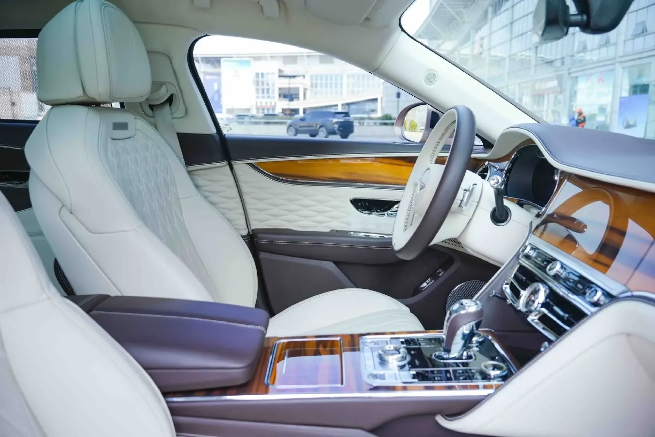 2023 Bentley Flying Spur 4.0T 550HP V8 8DCT,autocango,china used car exporter,china ev exporter,chinese used car exporter,chinese used ev exporter