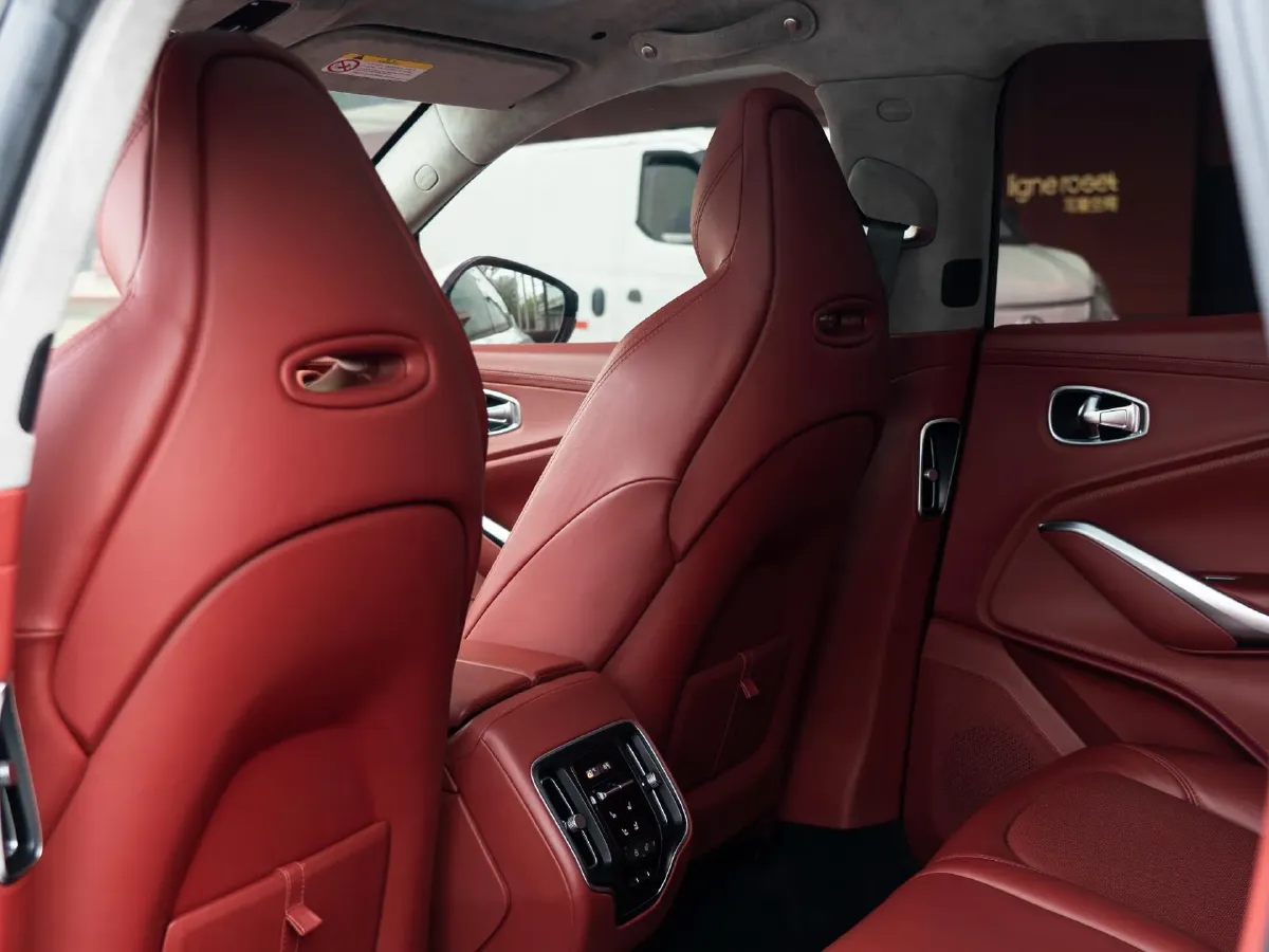 2021 Aston Martin DBX 4.0T 550HP V8 9AT,autocango,china used car exporter,china ev exporter,chinese used car exporter,chinese used ev exporter