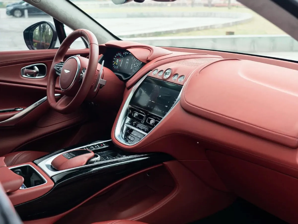 2021 Aston Martin DBX 4.0T 550HP V8 9AT,autocango,china used car exporter,china ev exporter,chinese used car exporter,chinese used ev exporter