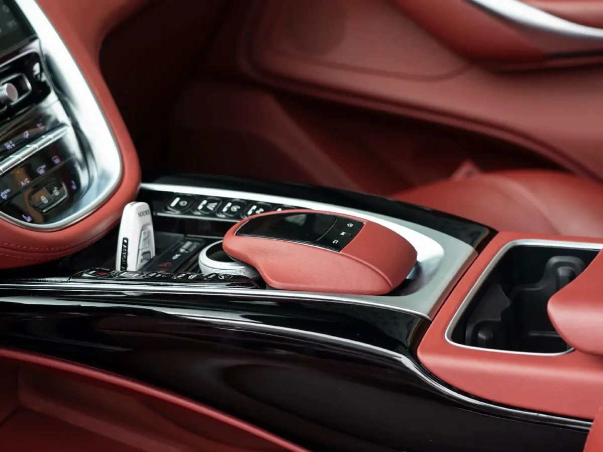 2021 Aston Martin DBX 4.0T 550HP V8 9AT,autocango,china used car exporter,china ev exporter,chinese used car exporter,chinese used ev exporter