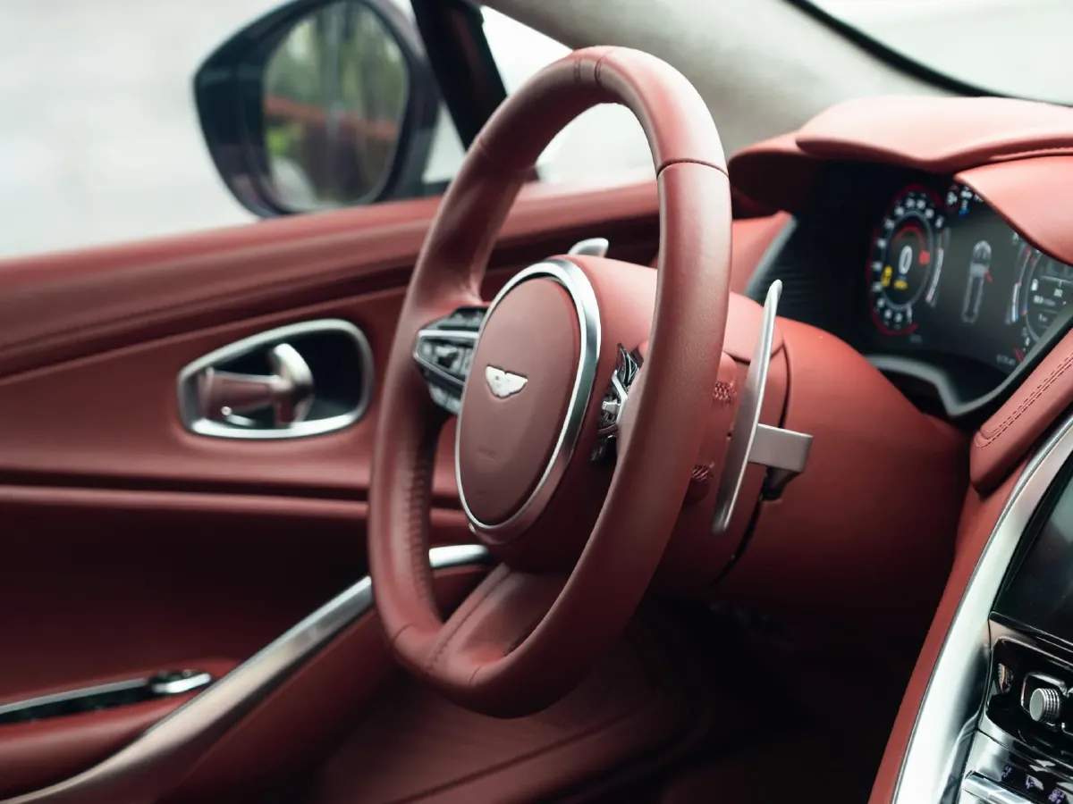 2021 Aston Martin DBX 4.0T 550HP V8 9AT,autocango,china used car exporter,china ev exporter,chinese used car exporter,chinese used ev exporter