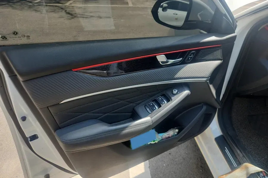 2021 DongFeng Aeolus YiXuan MAX 1.5T 190HP L4 7DCT,autocango,china used car exporter,china ev exporter,chinese used car exporter,chinese used ev exporter