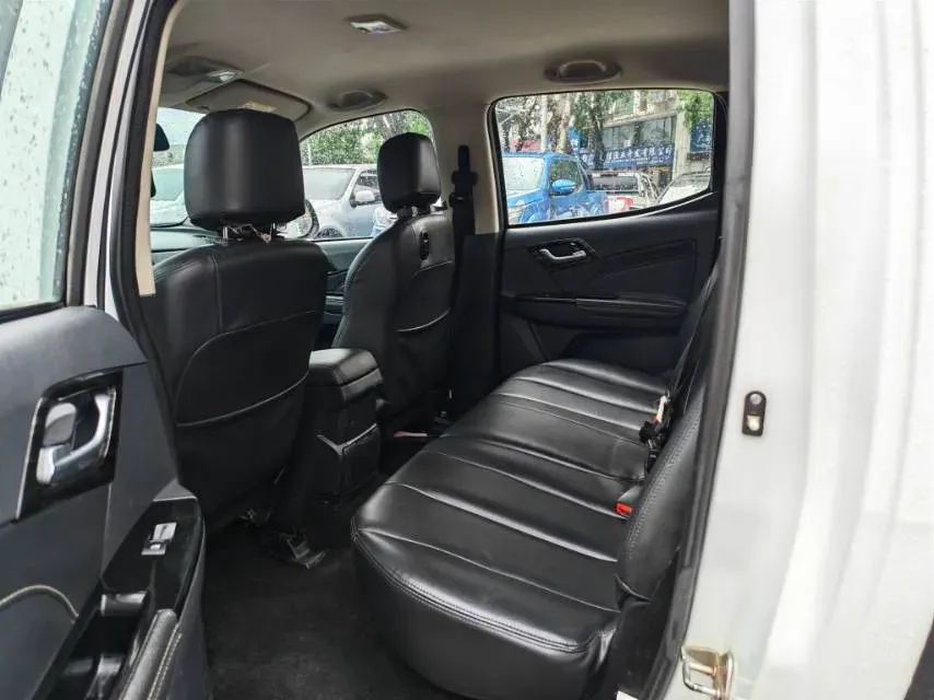 2019 Isuzu D-MAX 3.0T 177HP L4 6AT,autocango,china used car exporter,china ev exporter,chinese used car exporter,chinese used ev exporter