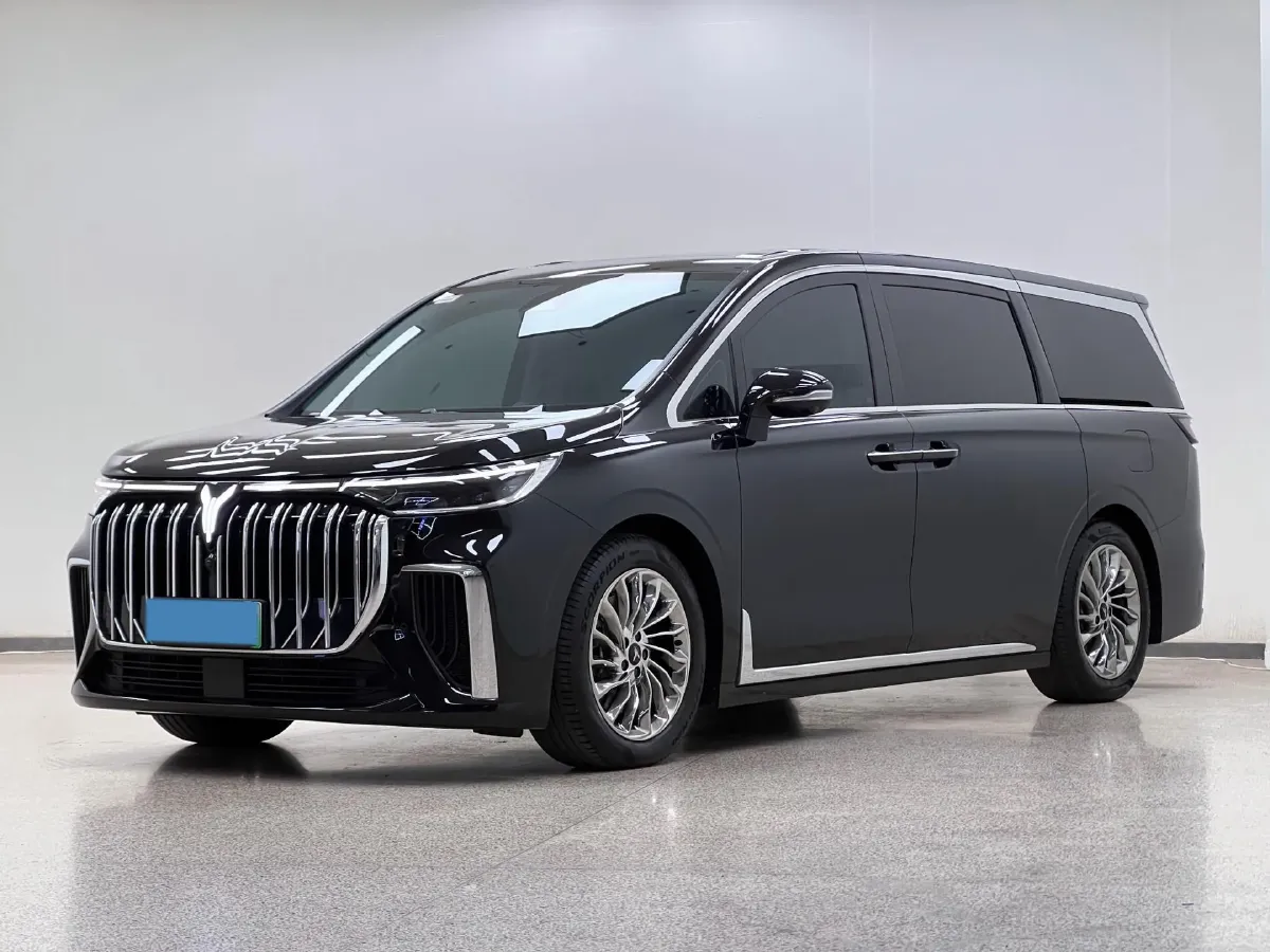 2025 Voyah Dream 1.5T 150HP L4 PHEV 41.7KWH,autocango,china used car exporter,china ev exporter,chinese used car exporter,chinese used ev exporter