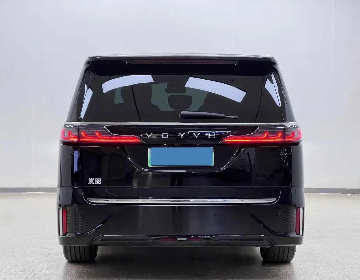 2025 Voyah Dream 1.5T 150HP L4 PHEV 41.7KWH,autocango,china used car exporter,china ev exporter,chinese used car exporter,chinese used ev exporter