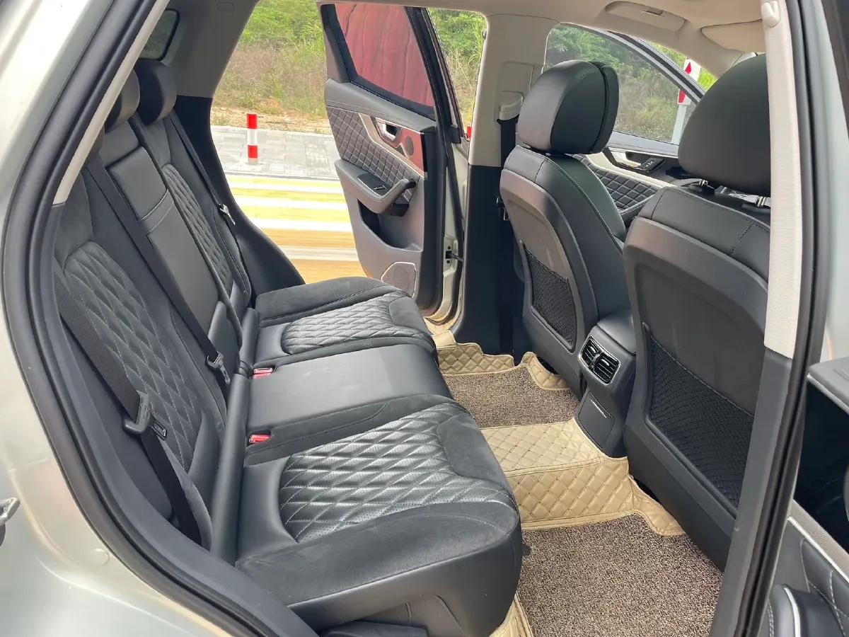 2019 HongQi HS5 2.0T 224HP L4 6AT,autocango,china used car exporter,china ev exporter,chinese used car exporter,chinese used ev exporter