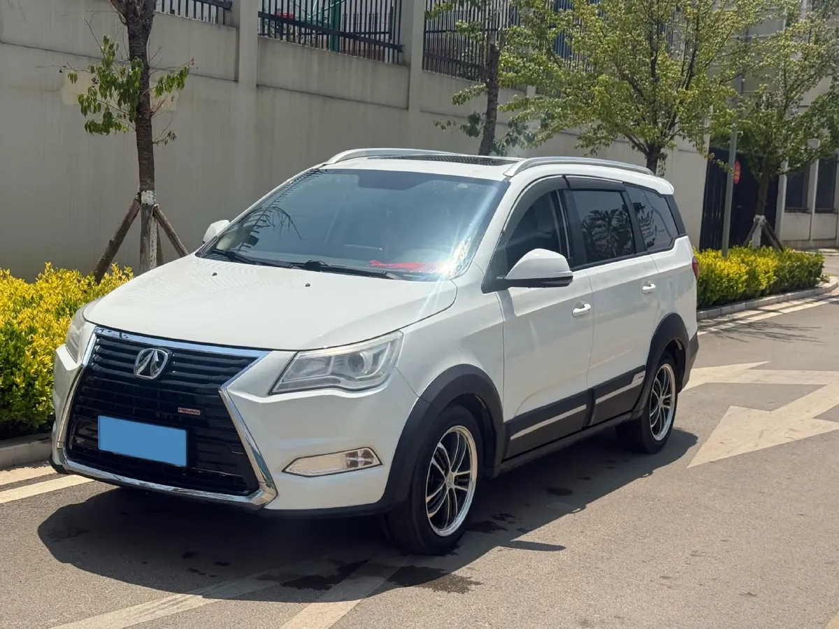 2017 BAIC WeiWang M50F 1.5L 116HP L4 5MT,autocango,china used car exporter,china ev exporter,chinese used car exporter,chinese used ev exporter