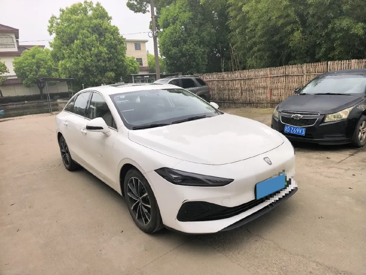 2025 Roewe D7 1.5L 112HP L4 1DHT PHEV 19.7KWH,autocango,china used car exporter,china ev exporter,chinese used car exporter,chinese used ev exporter