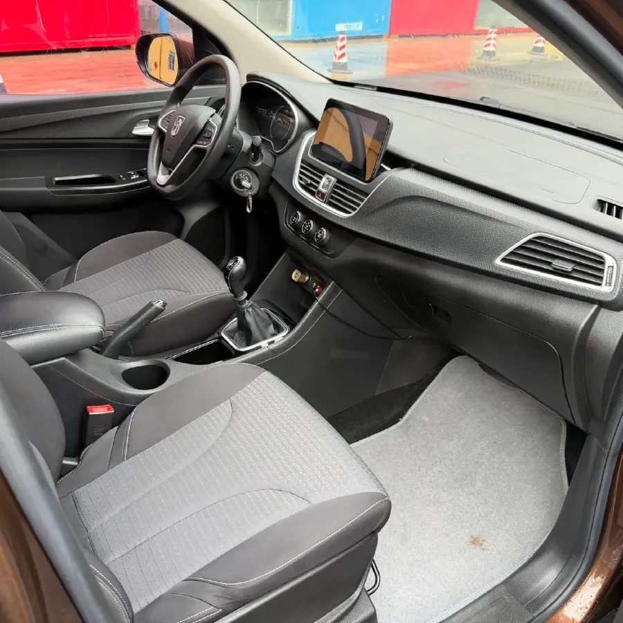 2017 BaoJun 730 1.5T 150HP L4 6MT,autocango,china used car exporter,china ev exporter,chinese used car exporter,chinese used ev exporter