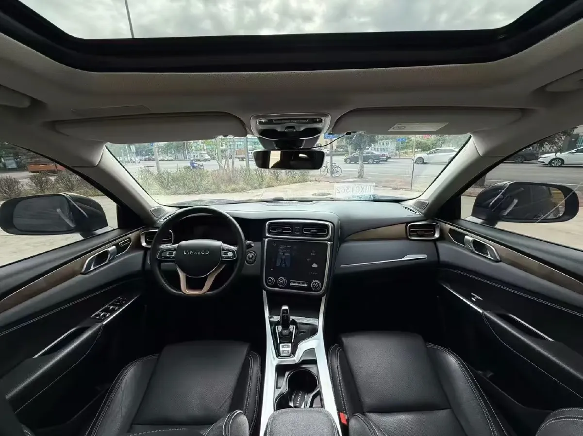 2019 LYNK&CO 01 2.0T 190HP L4 6AT,autocango,china used car exporter,china ev exporter,chinese used car exporter,chinese used ev exporter