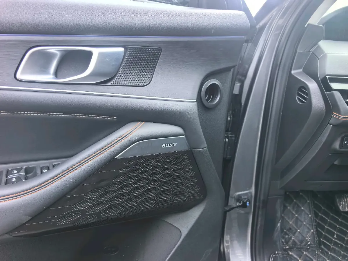 2021 ChangAn UNI-K 2.0T 233HP L4 8AT,autocango,china used car exporter,china ev exporter,chinese used car exporter,chinese used ev exporter