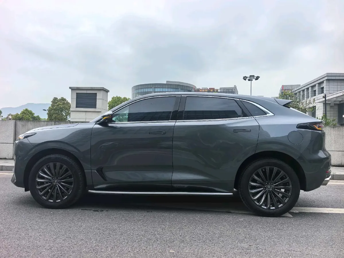 2021 ChangAn UNI-K 2.0T 233HP L4 8AT,autocango,china used car exporter,china ev exporter,chinese used car exporter,chinese used ev exporter