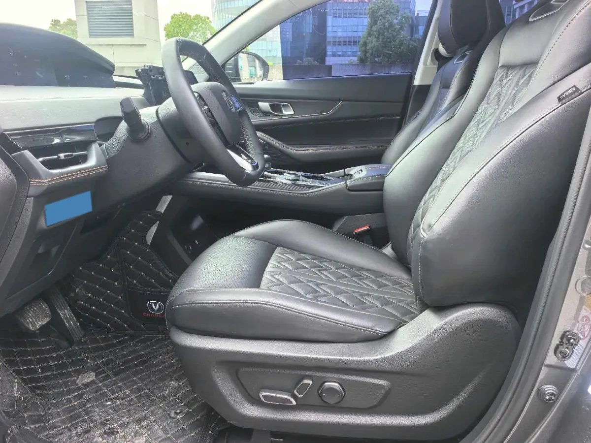 2021 ChangAn UNI-K 2.0T 233HP L4 8AT,autocango,china used car exporter,china ev exporter,chinese used car exporter,chinese used ev exporter