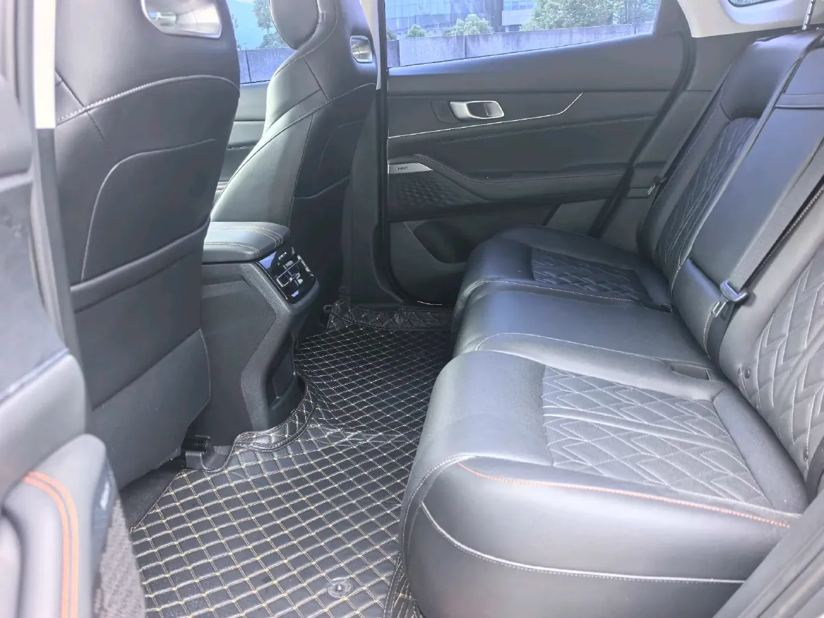 2021 ChangAn UNI-K 2.0T 233HP L4 8AT,autocango,china used car exporter,china ev exporter,chinese used car exporter,chinese used ev exporter