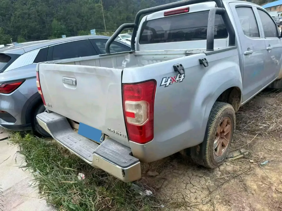 2022 Isuzu RE-MAX Jim 2.4T 211HP L4 5MT,autocango,china used car exporter,china ev exporter,chinese used car exporter,chinese used ev exporter