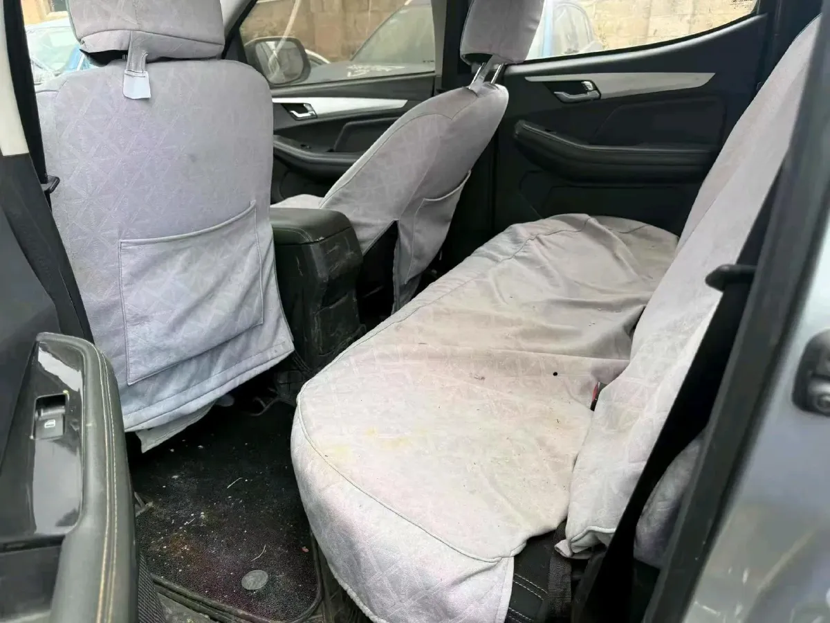 2022 Isuzu RE-MAX Jim 2.4T 211HP L4 5MT,autocango,china used car exporter,china ev exporter,chinese used car exporter,chinese used ev exporter